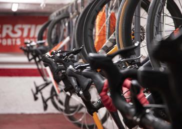 Guarda-bicis y taller