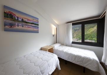 Apartament amb vistes a les muntanyes - 2 adults + 2 nens