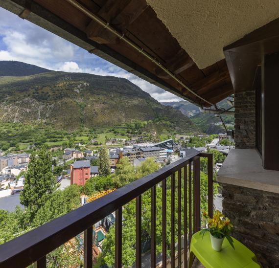 Apartamento con vistas a las montañas - 2 Adultos + 1 niño